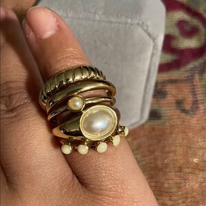 Lustrous Goldtone and faux Pearl Ring stacking Set (5)